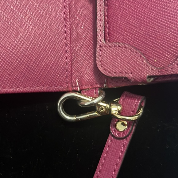 Michael Kors iPhone 5 / 5s Phone Case/Wristlet - Picture 6 of 9